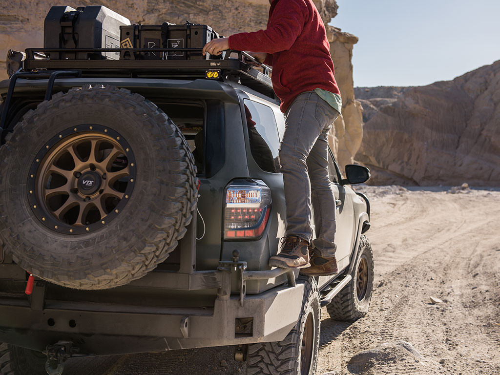 Expedition Rail Kit - edessä tai takana - 1425 mm (W) telineeseen - Frontrunnerilta 4