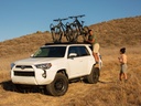 Toyota 4Runner (5. sukupolvi) (2010-nykyinen) Slimsport Roof Rack Kit / Lightbar -valmis - Front Runner 5