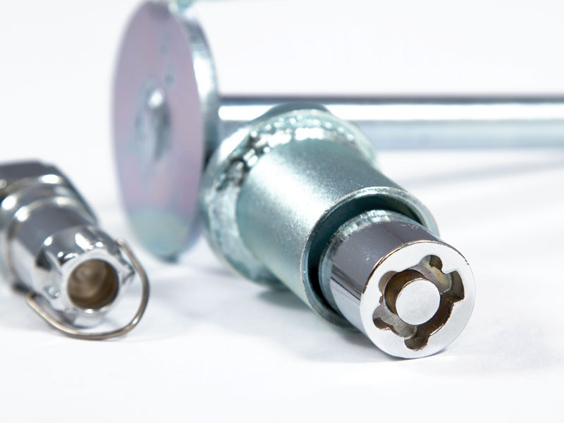 Land Rover Discovery LR3 varapyörän lukko 1