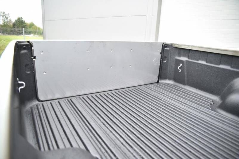 Lavan takalaidan suoja, Hilux 2020- 1