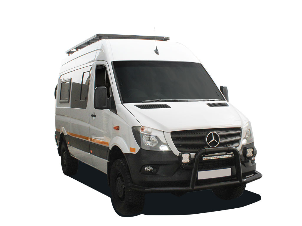 Mercedes Benz Sprinter 144in/170in / L2/L3 / MWB/LWB akseliväli ja OEM-telat (2006-nykyinen) Slimline II kattotelinesarja 1