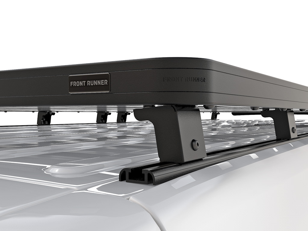 Mercedes Benz Sprinter 170in/L3/LWB akseliväli ilman OEM-telaketjuja (2006-nykyinen) Slimline II -kattotelinesarja 2