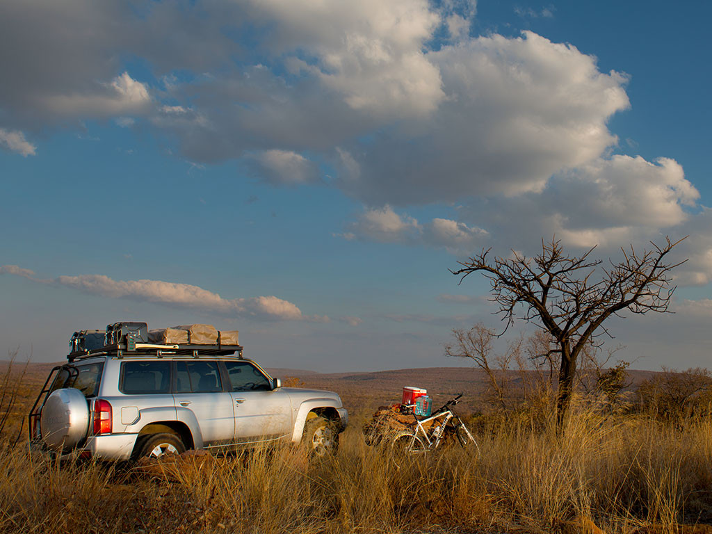 Nissan Patrol Y61 Slimline II kattotelinesarja - Front Runner 7