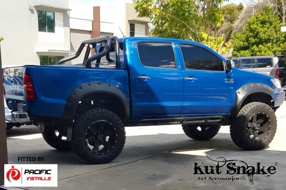 Lokasuojan levike, Toyota Hilux Vigo12-15 MONSTER 2