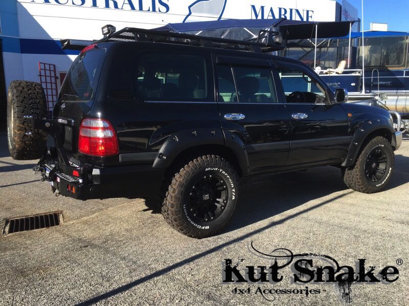 Lokasuojan levike, Toyota Land Cruiser 100 Standard 8