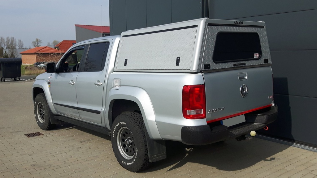 Alu-Cab Canoby Black Explorer- Amarok 1