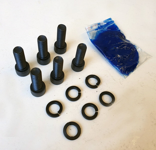 FREE WHEELS HUB BOLT KIT TERRANO