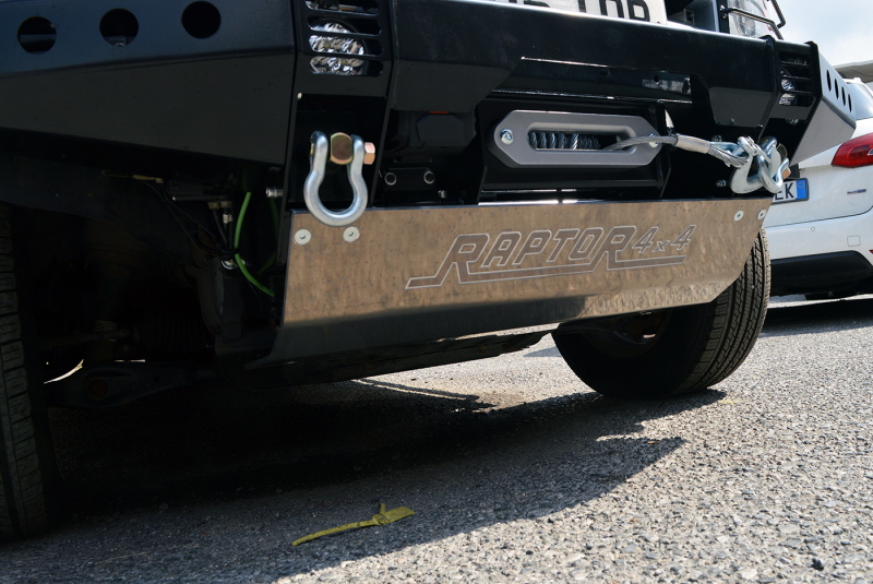 STEERING GUARD FOR DISCOVERY III