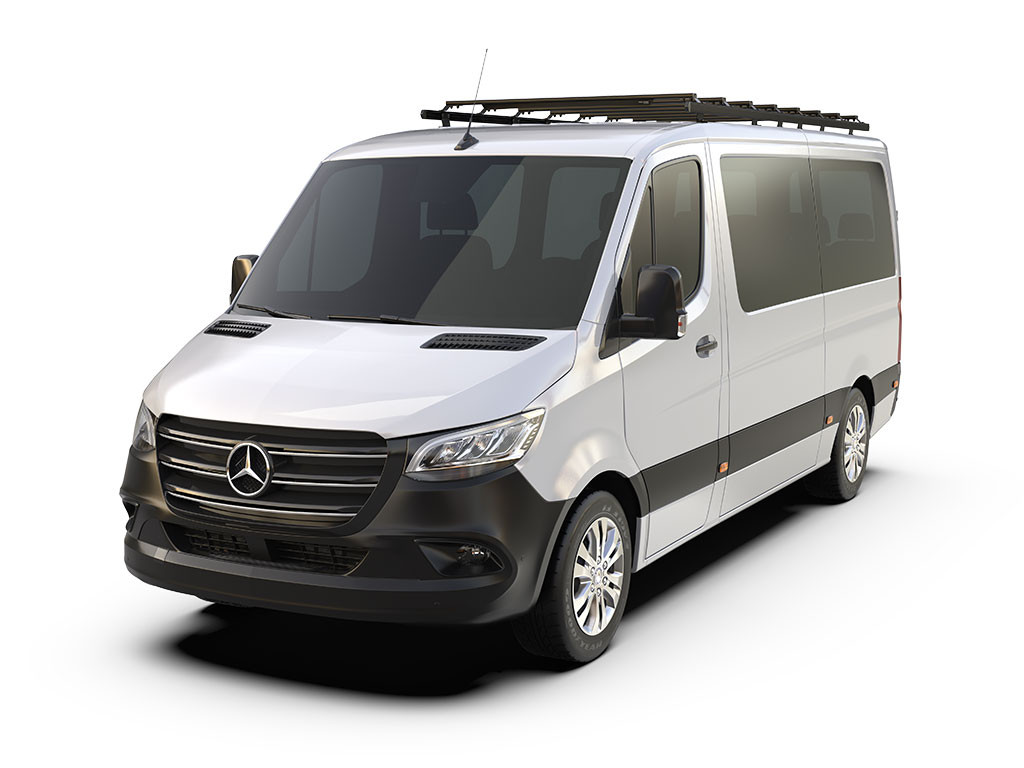 Mercedes Benz Sprinter (L2H1/144in MWB/Standard Roof) (2007-nykyinen) Slimpro pakettiautoteline - Frontrunnerilta