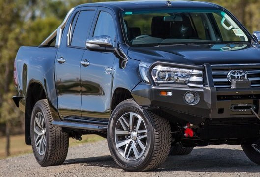 STEEL SIDE STEPS DUAL CAB MODELS ONLY