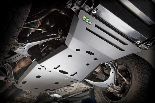 Pohjapanssari, moottori ja vaihteisto, Toyota Hilux